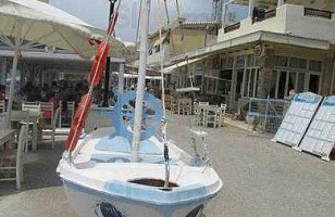 Giorgos Fish Tavern outside