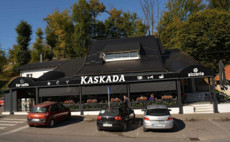 Caffe Pizzeria Kaskada, Apartment-rooms outside