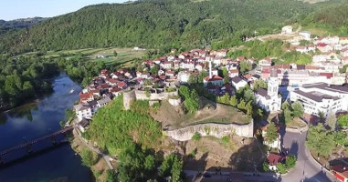 Banjalučki Ami outside