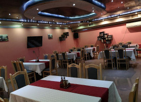 кафе пицария Артиш inside