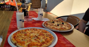 Casa Bella Family And Guest House food