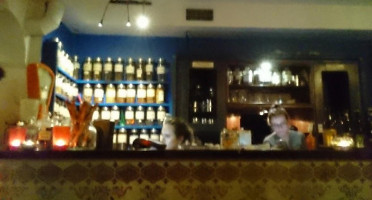 Fanaberia Tea Garden inside