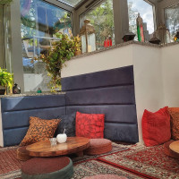 Fanaberia Tea Garden inside