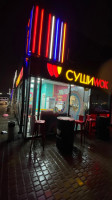 Суши Wok outside