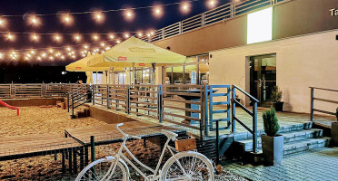 Dubno Eat Sleep outside