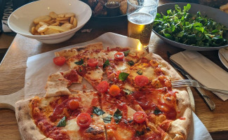 Pizzeria Toscana Ni-mi D.o.o food