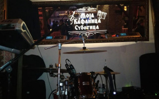 Caffe- Renaissance inside