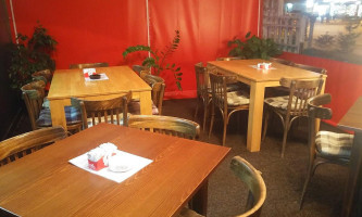 Pizza Company inside