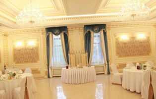 Grad Yuzhnyy outside