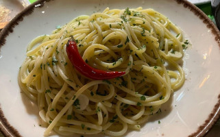 Pizzeria A Mano food