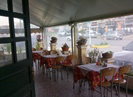 Taverna Max inside