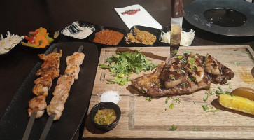 מסעדת לבונה food