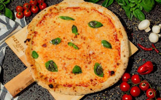 Pizzarelli Pizza food