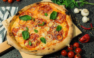 Pizzarelli Pizza food