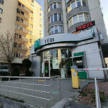 Green Fast Food outside