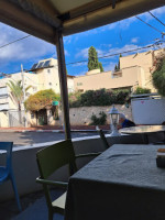 Café Hamakolet inside