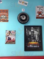 Hot City Diner outside