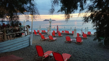 Lucky Horseshoe Cafe- -pizzeria outside