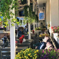 Ресторан Мореман в яхт клубе Аврора outside