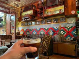 Komiteti Kafe Muzeum inside