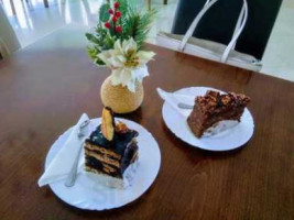 Cofetaria Do Re Mi food