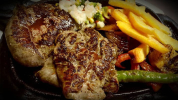 Mistral Bay Steak Wine House food