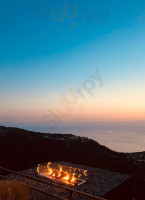 Fly Me Sun&stars food