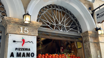 Pizzeria A Mano food