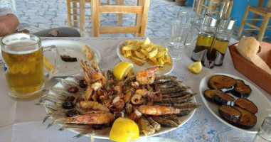Ψαροταβέρνα ΑΝΝΑ food