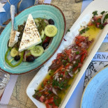 Taverna Dimitris O Karaflas food