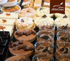 Lemonis Bakery food