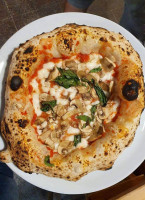 Neapolitan Pizza Fresca food