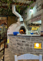 Pizzeria Ariadne food