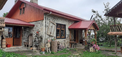 Livera Bir Asir Kahvalti Evi outside