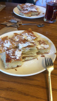 Tarİhİ Sariyer BÖrek food