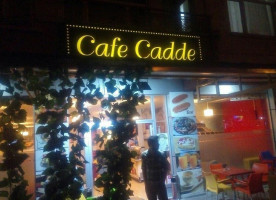 Cafe Cadde outside