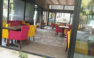 Kırçiçeği Merkezefendi Butik Kafe inside