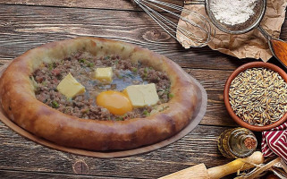 Beşikdüzü Ege Pide Köfte Lahmacun food