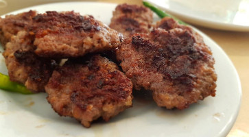 Tarihi Yörükoğlu Köftecisi food