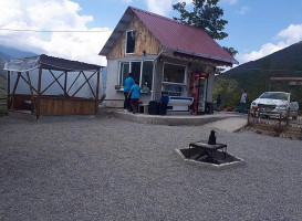 Huzur Tepe Konaklama Ve Aile Çay Bahçesi Mangal Ve Kahvaltı Salonu Ve Konaklama BorÇka outside