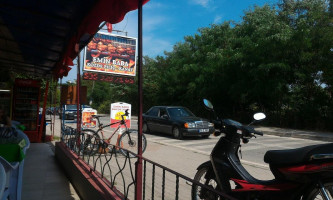 Emin Baba Közde Piliç outside