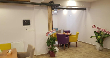 Eliz Cafe inside