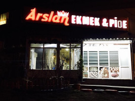 Arslan Ekmek Ve Pide outside