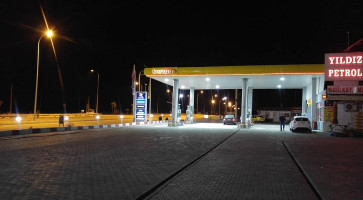 Yıldız Petrol Dinlenme Tesisi Lokanta 7/24 Büfe Yol Yardım Oto Lastik outside