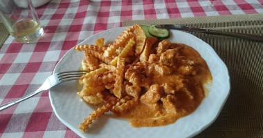 Vadász Csárda food