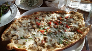 Irmak Pide Salonu food