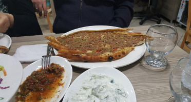 Irmak Pide Salonu food