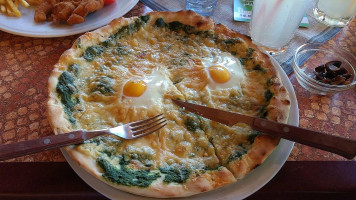 Giorgi Pizzéria és Étterem food