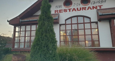 Hidi Csárda outside