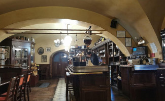 Belga Étterem és Söröző inside